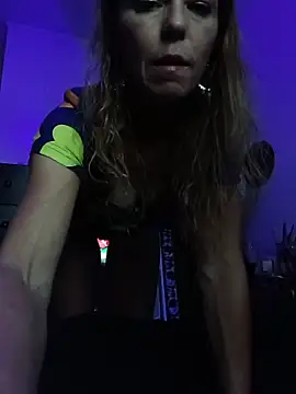 Snapshot of cammyquart chatting on October 15, 9:04 pm cammyquart online show from October 15, 9:04 pm