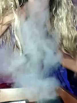 Snapshot of cammyquart chatting on October 20, 2:12 am cammyquart online show from October 20, 2:12 am