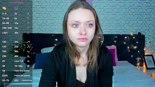 Linda Bryant online show from December 28, 1:08 am