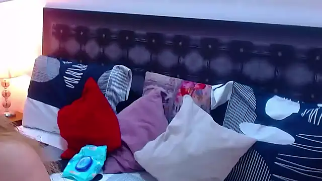 sandra 20 online show from October 26, 10:32 am