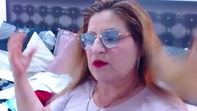 sandra 20 online show from October 28, 11:25 am