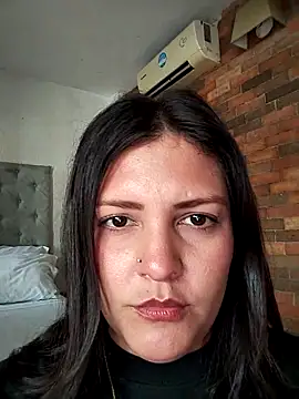 Mia Hampton online show from October 4, 6:39 pm