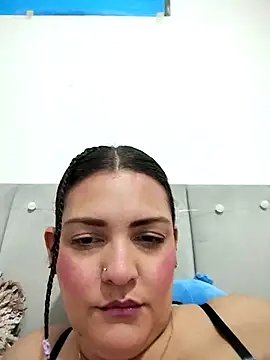 Mia Hampton online show from March 27, 9:25 pm