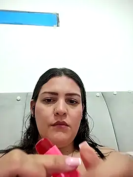 Mia Hampton online show from April 5, 5:21 pm