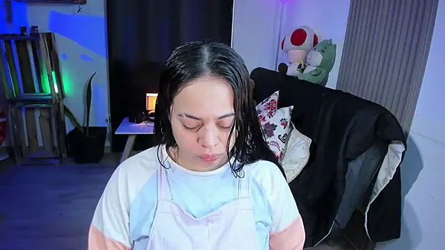 Snapshot of Cuttiealice chatting on January 7, 12:20 pm Cuttiealice online show from January 7, 12:20 pm