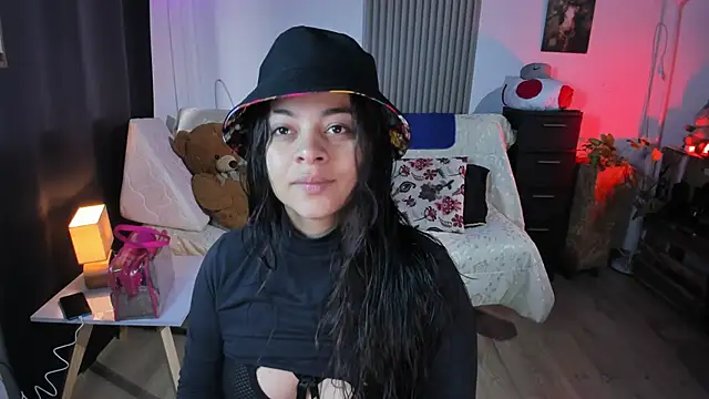 Snapshot of Cuttiealice chatting on February 24, 2:37 pm Cuttiealice online show from February 24, 2:37 pm