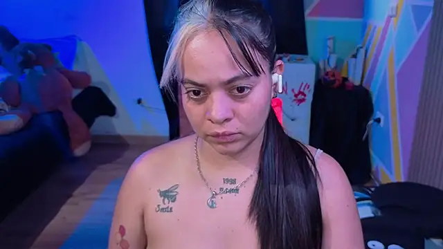 Cuttiealice online show from October 27, 7:18 pm