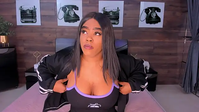 Briana Wells  online show from July 2, 12:22 pm