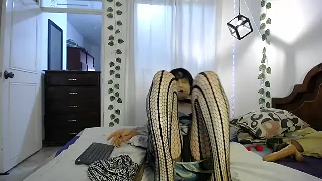 Snapshot of ivonne__hott1 chatting on February 23, 8:50 pm ivonne hott1 online show from February 23, 8:50 pm