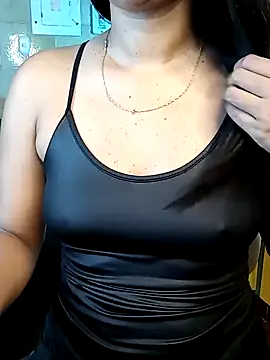 Snapshot of Leticia_goddes chatting on January 26, 9:29 pm Leticia goddes online show from January 26, 9:29 pm