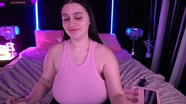 Snapshot of JeysyPotter chatting on December 9, 2:17 pm JeysyPotter online show from December 9, 2:17 pm