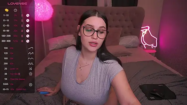 Snapshot of JeysyPotter chatting on December 19, 5:18 pm JeysyPotter online show from December 19, 5:18 pm