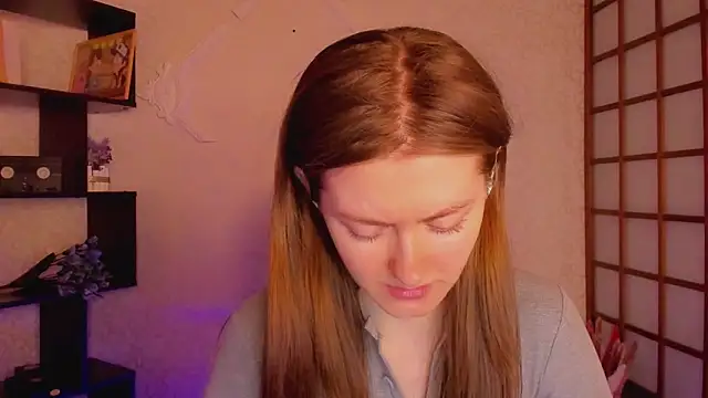 Snapshot of KateCuddle chatting on February 20, 1:57 am KateCuddle online show from February 20, 1:57 am