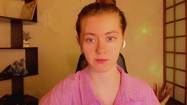 Snapshot of KateCuddle chatting on March 11, 2:21 am KateCuddle online show from March 11, 2:21 am