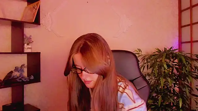 Snapshot of KateCuddle chatting on March 12, 2:30 am KateCuddle online show from March 12, 2:30 am