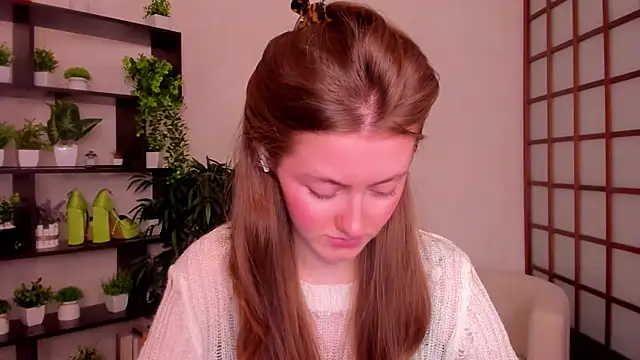 Snapshot of KateCuddle chatting on September 19, 2:24 am KateCuddle online show from September 19, 2:24 am