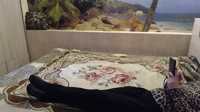 Snapshot of Aphelandra chatting on March 18, 1:09 pm Aphelandra online show from March 18, 1:09 pm