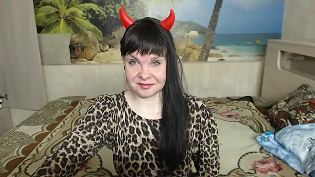 Snapshot of Aphelandra chatting on February 9, 5:39 pm Aphelandra online show from February 9, 5:39 pm