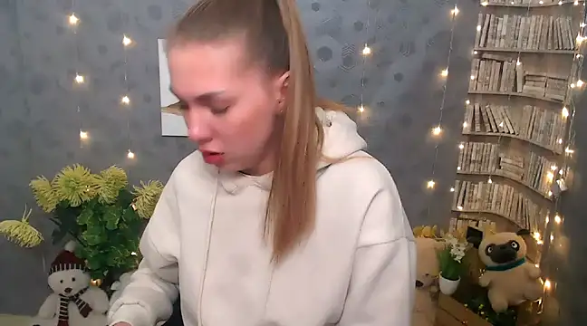 Sport Tall Doll online show from March 11, 8:20 am