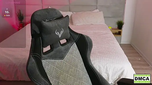 cute thomas online show from February 3, 8:13 pm