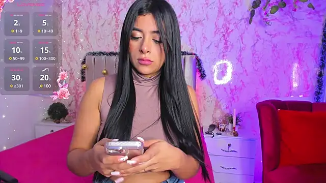 SophiieWilson  online show from January 16, 2:41 am