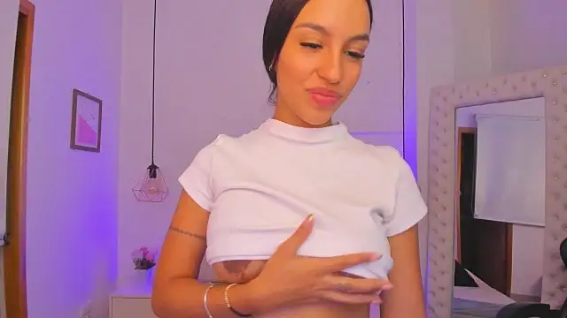 xiomara  cortes online show from February 28, 7:25 pm