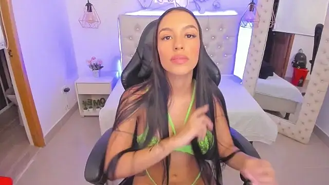 xiomara  cortes online show from March 4, 7:11 pm