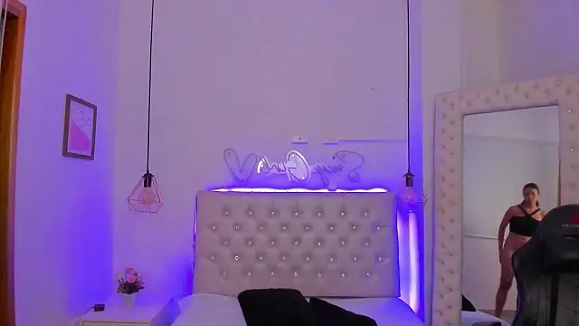 xiomara  cortes online show from March 16, 1:28 am