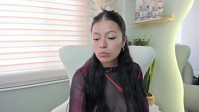 Snapshot of julieta_evans_ chatting on February 20, 8:31 pm julieta evans online show from February 20, 8:31 pm