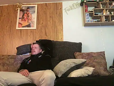 steveindahouse online show from March 18, 9:09 am