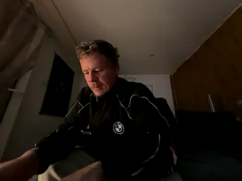 steveindahouse online show from September 23, 4:04 am