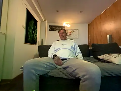 steveindahouse online show from September 26, 12:31 pm