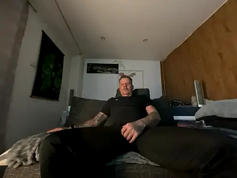 steveindahouse online show from October 18, 2:47 am