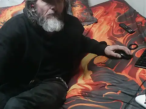 Snapshot of Spotless_Load chatting on December 24, 2:32 am Spotless Load online show from December 24, 2:32 am