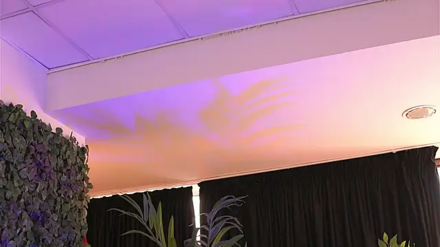 HotSkinnyX online show from February 22, 6:06 am