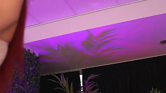 HotSkinnyX online show from March 1, 5:31 am