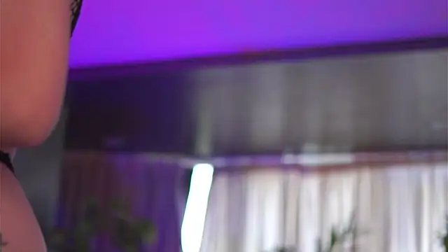 HotSkinnyX online show from September 15, 5:40 am