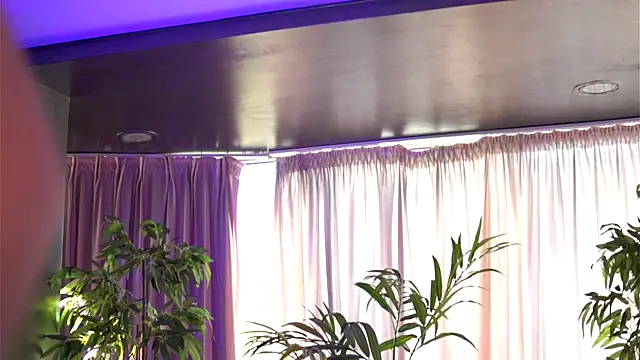 HotSkinnyX online show from September 18, 6:15 am