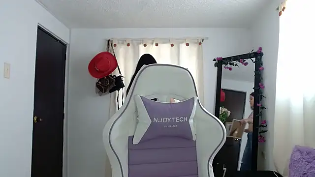 InocentHeaven1 online show from December 7, 1:07 pm