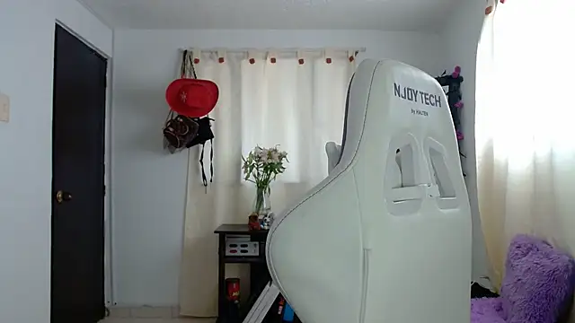 InocentHeaven1 online show from December 9, 1:13 pm