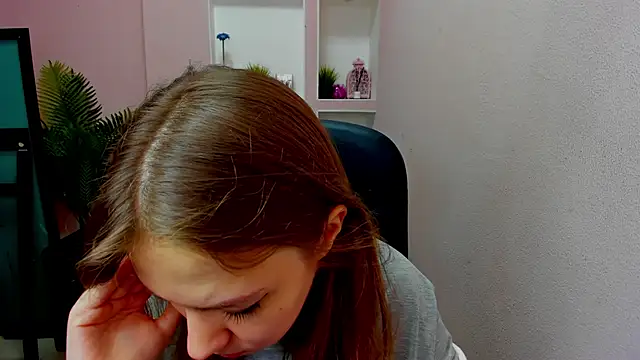 Persephoni online show from November 17, 1:28 pm