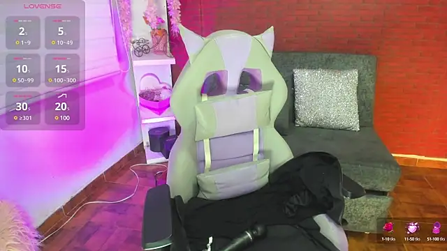 lucy beatifull online show from February 28, 2:53 am