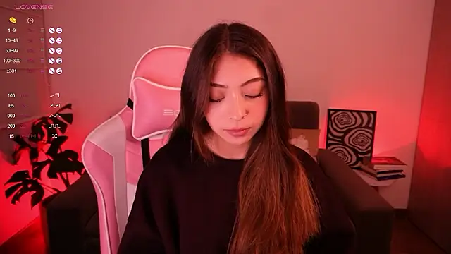 Snapshot of annie24_evans chatting on December 3, 4:14 am annie24 evans online show from December 3, 4:14 am