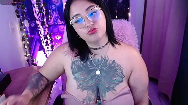  Ali Brinck  online show from January 22, 7:25 am