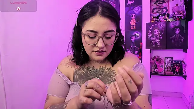  Ali Brinck  online show from October 10, 1:48 am