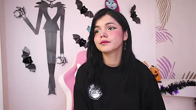 dianebleu online show from October 18, 1:34 pm