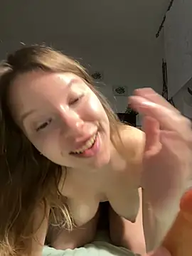 Snapshot of kimczii chatting on May 18, 6:19 am kimczii online show from May 18, 6:19 am