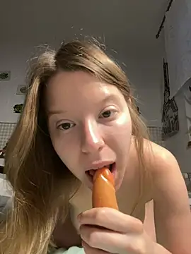 Snapshot of kimczii chatting on May 20, 6:19 am kimczii online show from May 20, 6:19 am