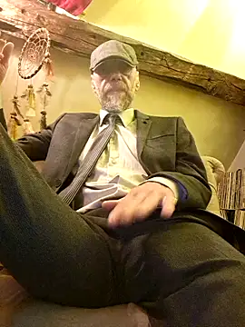 Snapshot of eddouxxx78 chatting on May 10, 12:32 pm eddouxxx78 online show from May 10, 12:32 pm