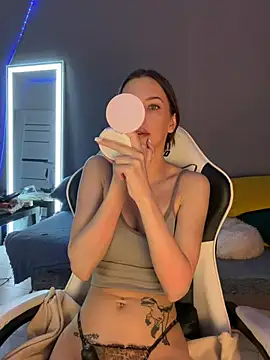 Snapshot of julia_fly chatting on February 11, 5:34 am julia fly online show from February 11, 5:34 am